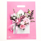 Розовый пакет с цветочным принтом и вырубной ручкой (40х31 см) - Сима-Ленд - купить с доставкой в Набережных Челнах