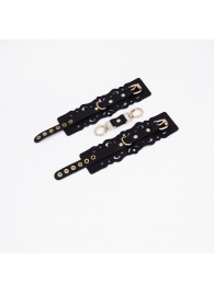 Черные кожаные наручники с узорами и золотистой фурнитурой - Crazy Handmade - купить с доставкой в Набережных Челнах