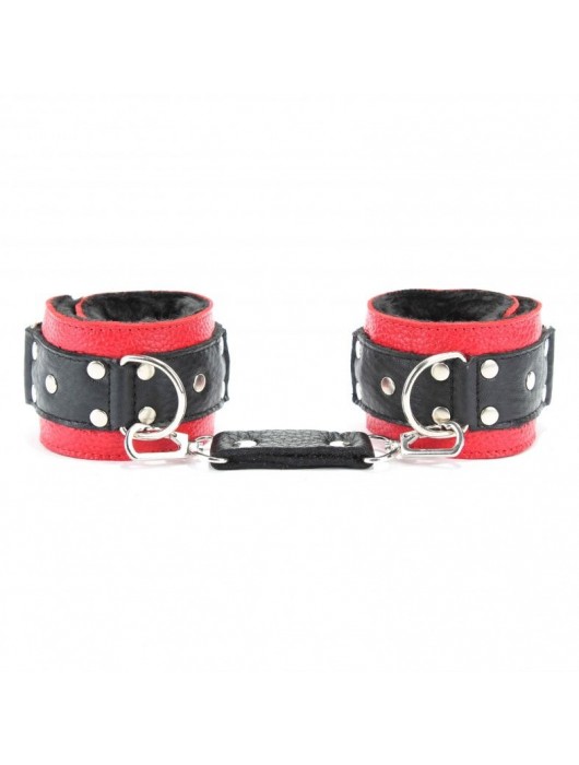 Красно-чёрные кожаные наручники с меховым подкладом - БДСМ Арсенал - купить с доставкой в Набережных Челнах