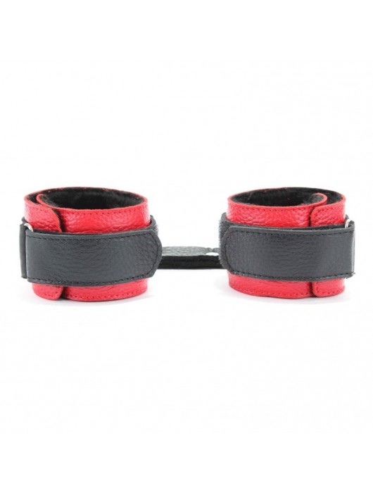 Красно-чёрные кожаные наручники с меховым подкладом - БДСМ Арсенал - купить с доставкой в Набережных Челнах