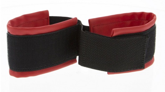 Полиуретановые манжеты для фиксации рук вместе Bound Together Wrist Restraints - Blush Novelties - купить с доставкой в Набережных Челнах