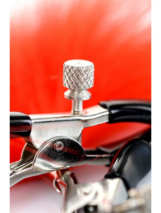 Зажимы для сосков с красным пухом Theatre - ToyFa - купить с доставкой в Набережных Челнах